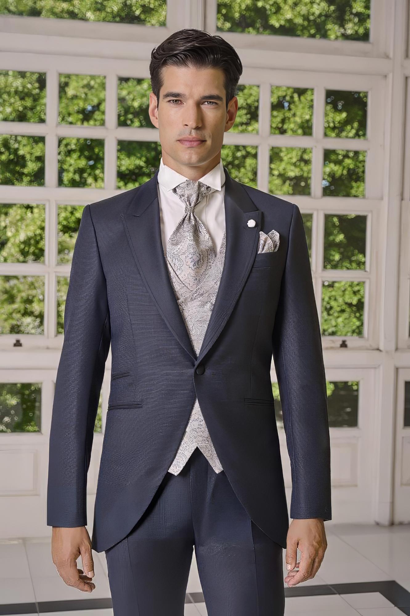 2black-tie-768x1154